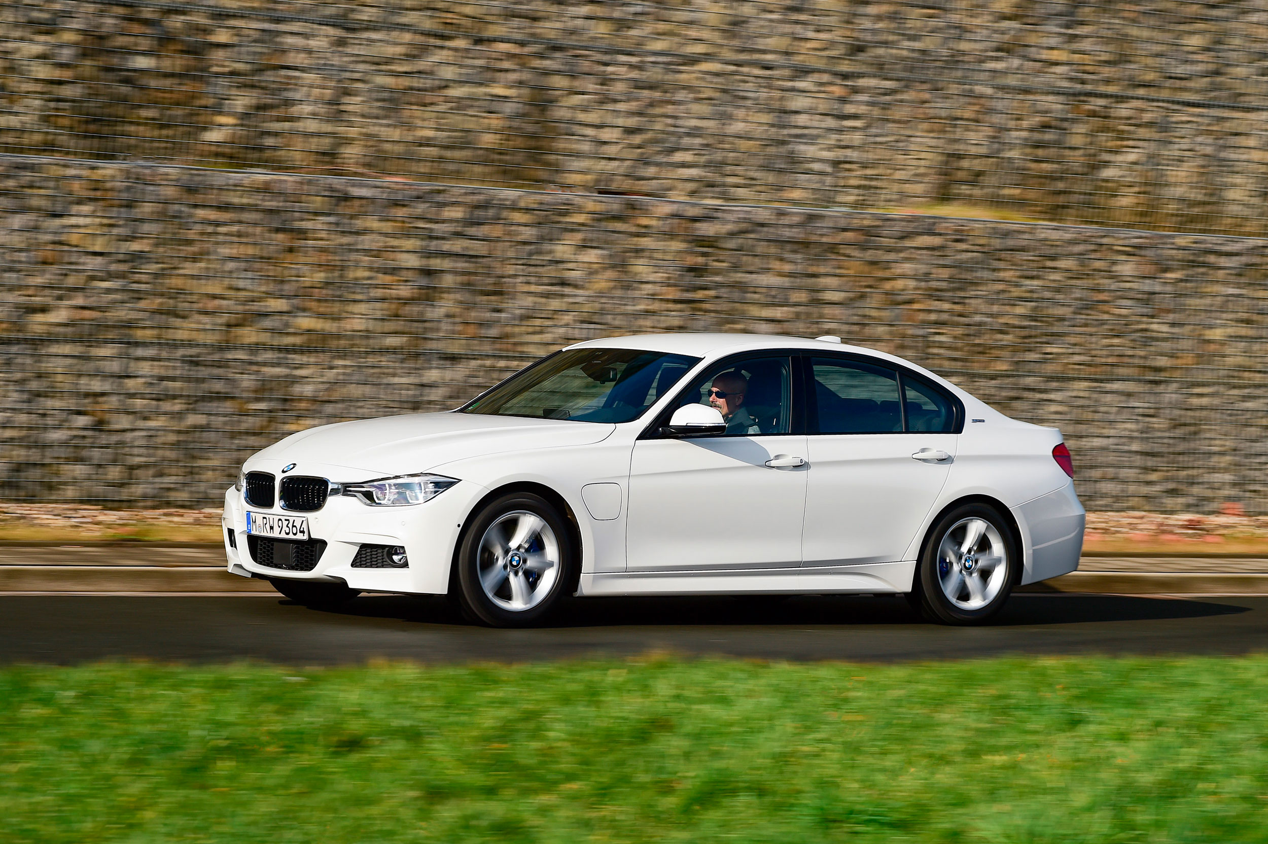 BMW 330e, Editorial, Automotiv, Autozeitung, Willi Nothers